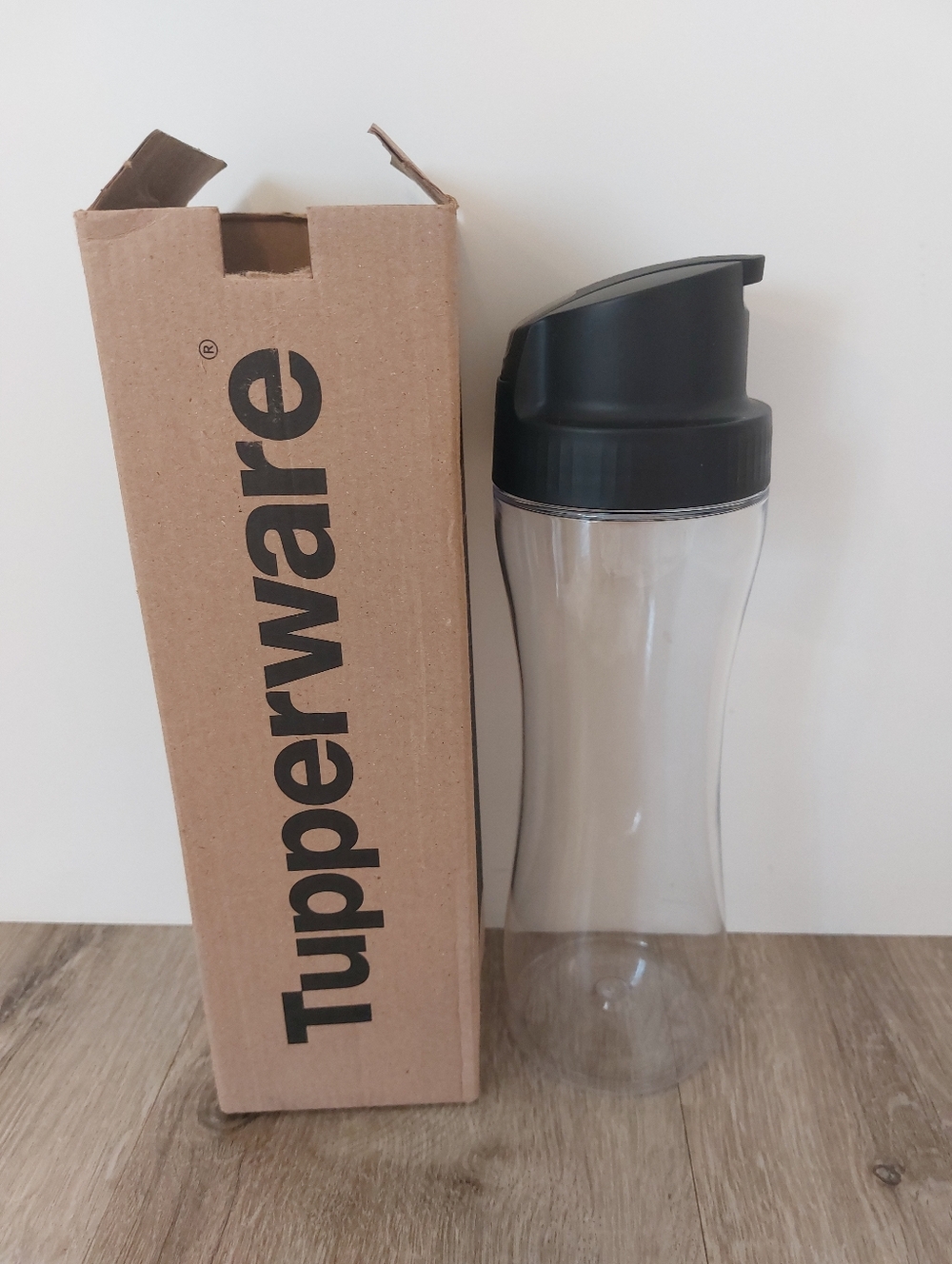 New Tupperware Clearly Elegant Bottle/Dispenser